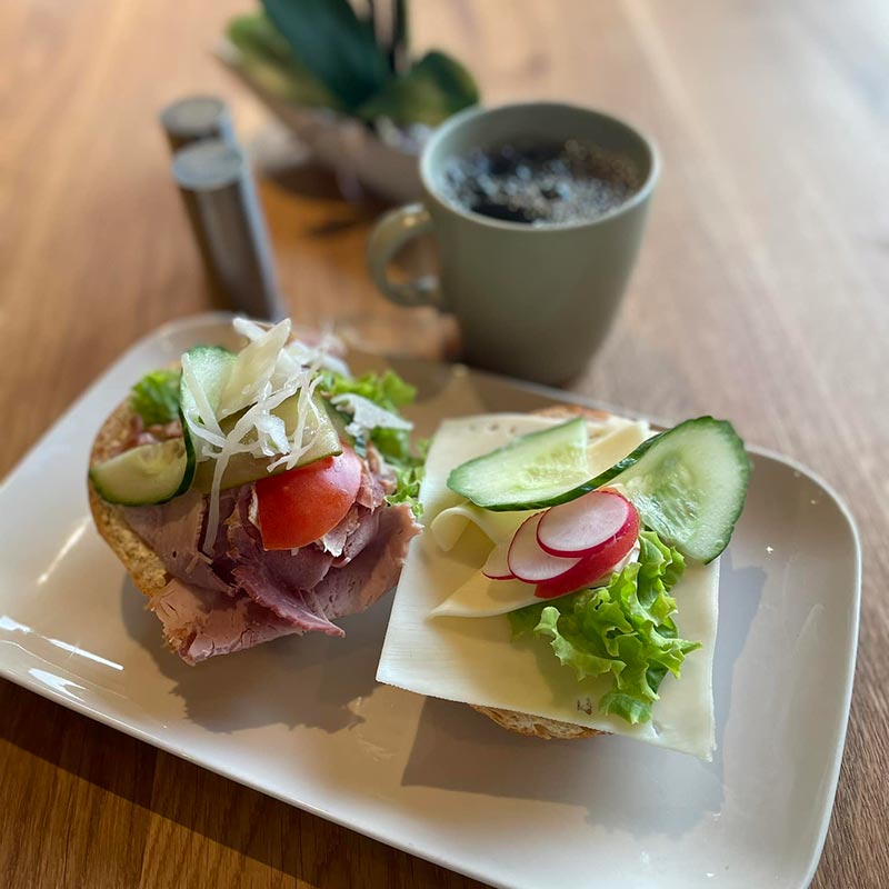 Halbe belegte Brötchen